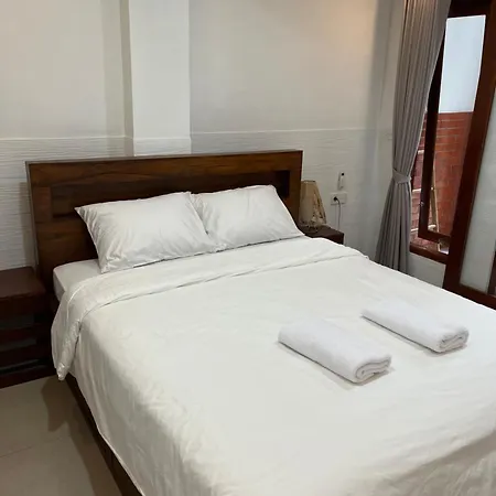 Gusti Room II